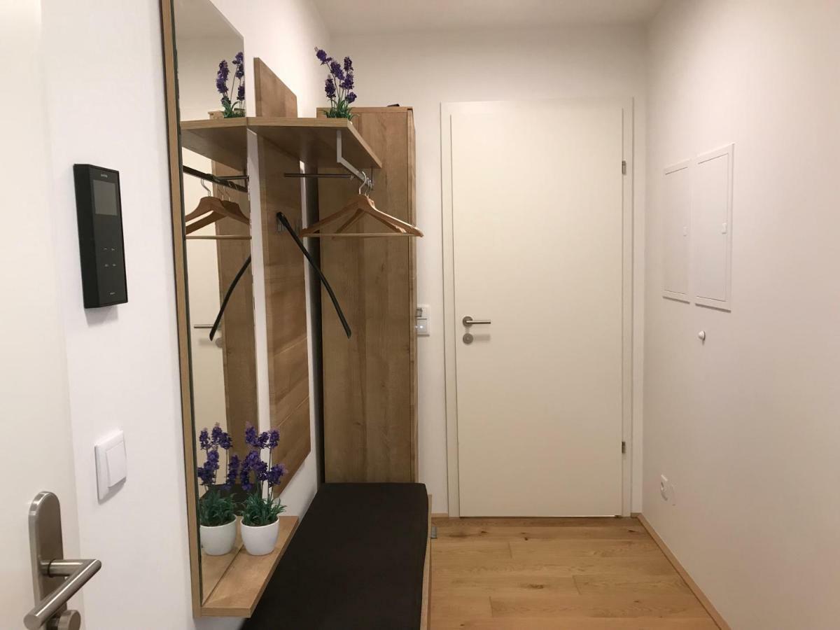 Appartement Spacious, Modern 1-Bdrm Apt Near Vic & Austria Ctr à Vienne Extérieur photo